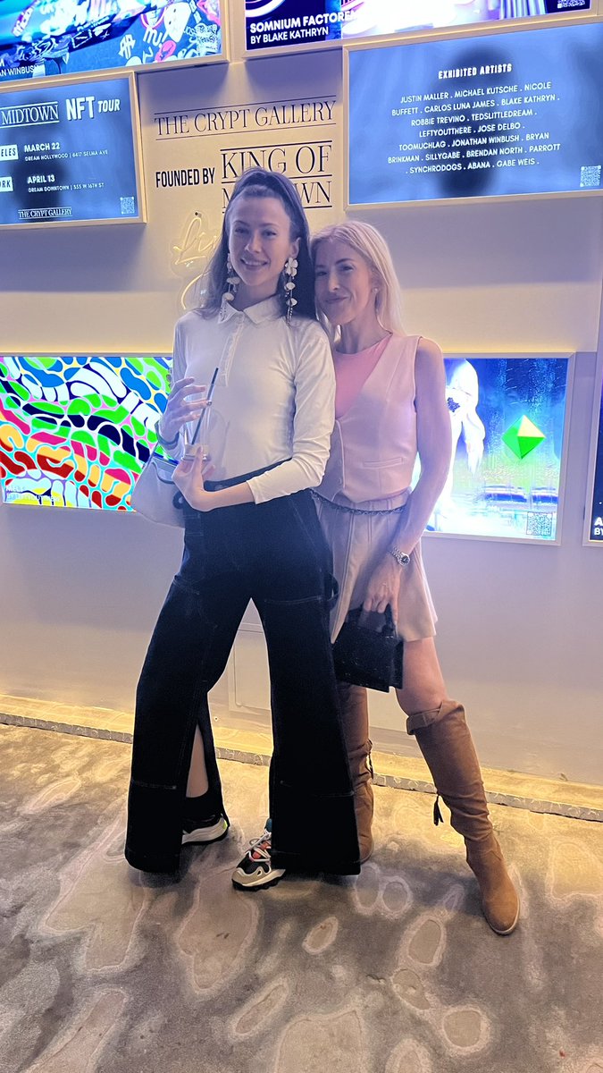 MichelleSmoller's tweet photo. Love seeing this beautiful fabulous talented lady (and her partner). Always such a delight! And great to be @crypt_gallery last night with friends ❤️❤️💫🙌 https://t.co/NaJVvFvalH