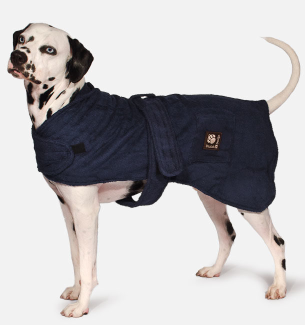 stylishdog's tweet photo. Made from luxurious cotton towelling, the Dog Robe is the ultimate drying coat and is perfect for after wet and muddy walks or after bathtime, avoiding wet shake off! Keeps dogs warm and dry. #doggown #dogbath #dogaccessories #dogcoats #stylishdog

https://t.co/94buTXj134 https://t.co/oYai0smIDg
