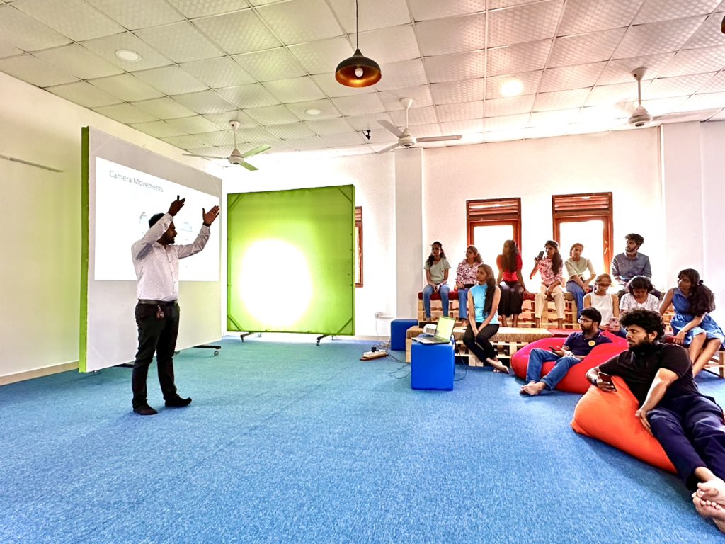 danushka_dk's tweet photo. A few snaps from the second practical learning session on 'Mobile videography' conducted for the 2200 series students of the @FacultyofAgriculture on 17th of February 2023 at the Incubator Space . The session was conducted by Mr. Danushka Kumarathunga
#media #journalist #artist https://t.co/u9vxE7IDHJ