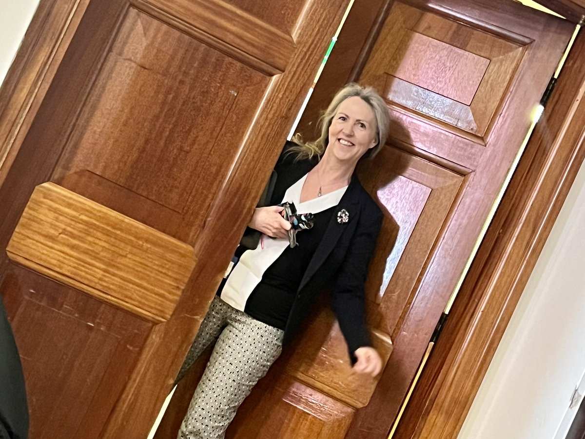 LOUISE HAMILTON tweet media