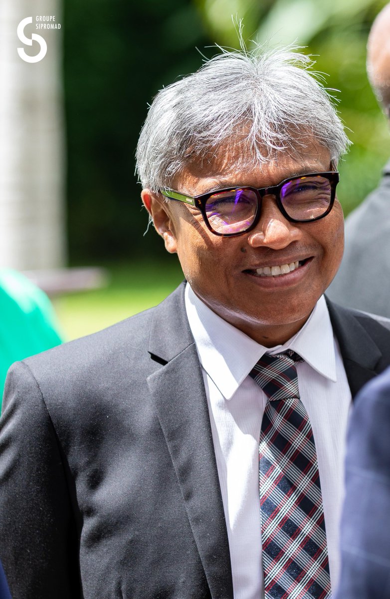 GSipromad's tweet photo. Nous sommes fiers d'annoncer et féliciter ce jour #TianaRasamimanana, Directeur de cabinet du Groupe Sipromad, pour son élection en tant que nouveau Président du Syndicat des Industries de Madagascar (SIM).
#SIM #Madagascar #GroupeSipromad #VisionForIndustry #VisionForMore https://t.co/qNvF4rzgWj