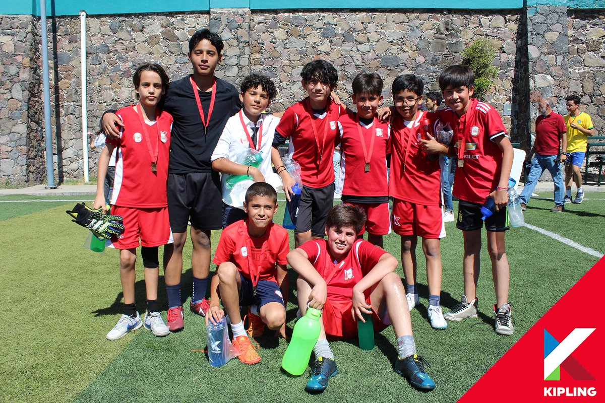 kiplingirapuato's tweet photo. ⚽️ 🇫​​​​​🇮​​​​​🇳​​​​​🇦​​​​​🇱​​​​​ 🇫​​​​​🇺​​​​​🇹​​​​​🇧​​​​​🇴​​​​​🇱​​​​​ 🇻​​​​​🇦​​​​​🇷​​​​​🇴​​​​​🇳​​​​​🇮​​​​​🇱​​​​​ 🇸​​​​​🇪​​​​​🇨​​​​​🇺​​​​​🇳​​​​​🇩​​​​​🇦​​​​​🇷​​​​​🇮​​​​​🇦​​​​​ ⚽️
¡Felicidades Campeones! #secundariakipling https://t.co/0id5gyv7Ho