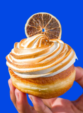 anamabelq's tweet photo. Si trabaja, pasa x la zona o vive en Col San Benito (y le gustan las donas) TIENE que visitar Donut Fresh, en Pje. 3 - No les puedo explicar los sabores espectaculares que tienen. La de limón es cortesía del IG de ellos: @okletsmunch; no le pude tomar foto antes de comerla. https://t.co/SfreeMxTsD