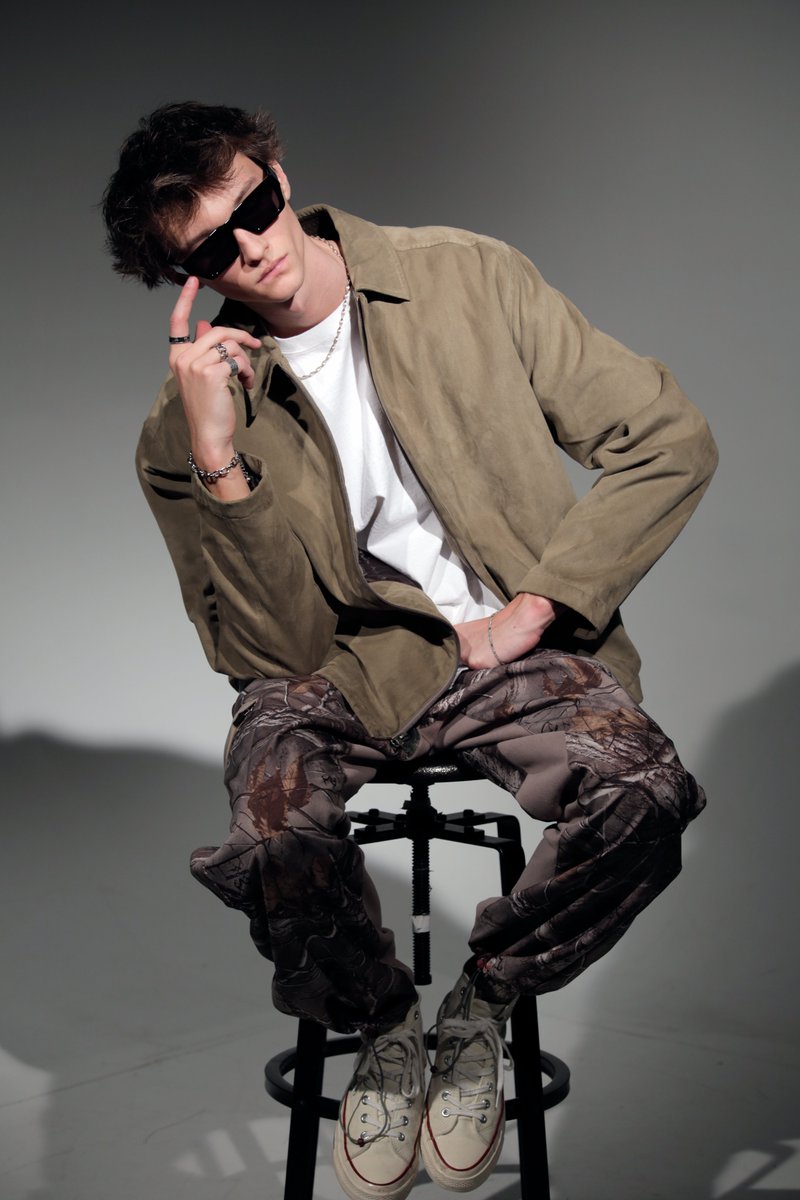 KestenTaylor's tweet photo. New pics! More on IG 
https://t.co/VIQVvulmOG https://t.co/HskSRtFalL
