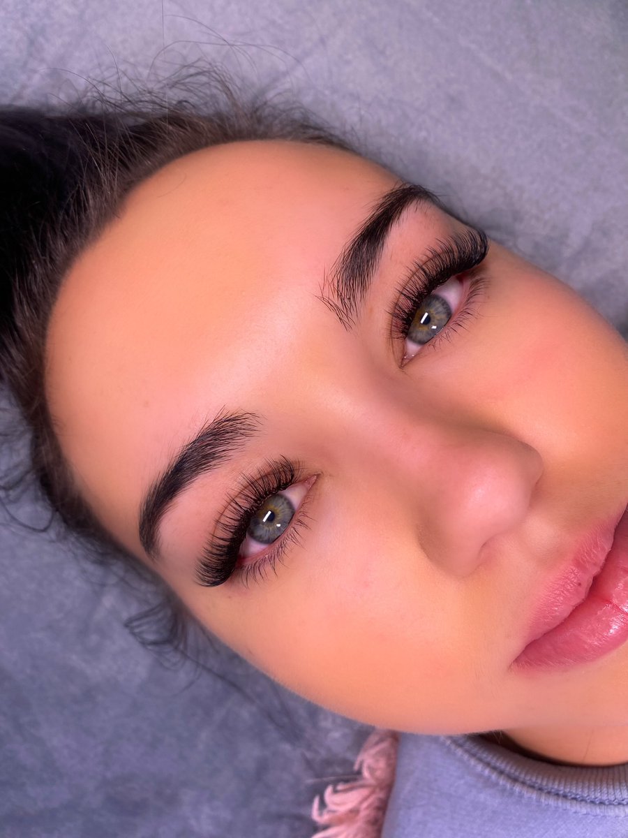 sandragl0's tweet photo. Hi Twitter! I’m a lash tech/lash educator located in the Bolingbrook/Woodridge area. A simple retweet can get me a new client or a student 🫶🏼🥹 check out the rest of my work on instagram @LashBySandra 🥰 https://t.co/tBxnnFziUB