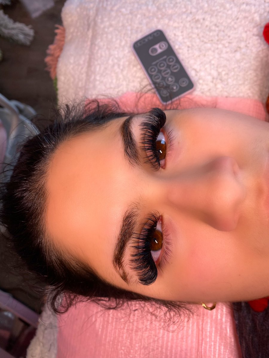 sandragl0's tweet photo. Hi Twitter! I’m a lash tech/lash educator located in the Bolingbrook/Woodridge area. A simple retweet can get me a new client or a student 🫶🏼🥹 check out the rest of my work on instagram @LashBySandra 🥰 https://t.co/tBxnnFziUB