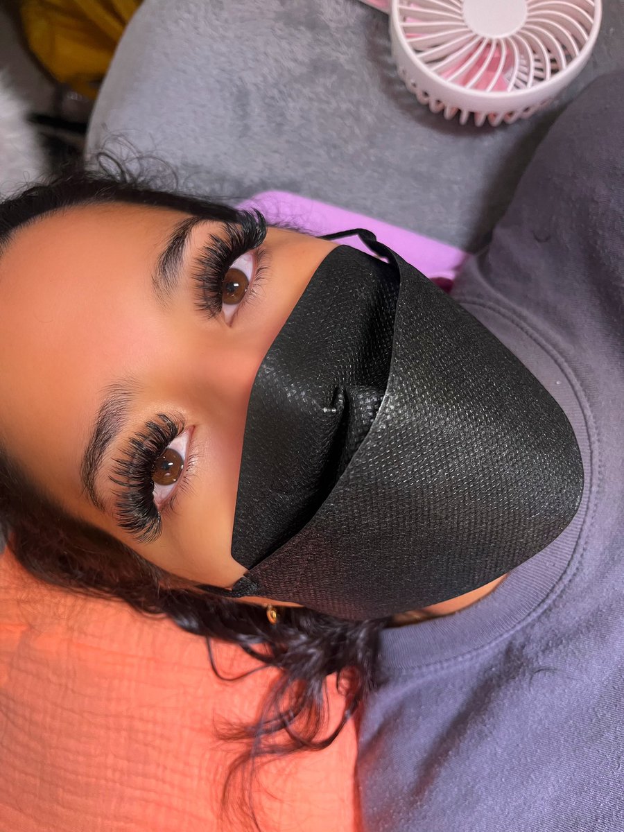sandragl0's tweet photo. Hi Twitter! I’m a lash tech/lash educator located in the Bolingbrook/Woodridge area. A simple retweet can get me a new client or a student 🫶🏼🥹 check out the rest of my work on instagram @LashBySandra 🥰 https://t.co/tBxnnFziUB
