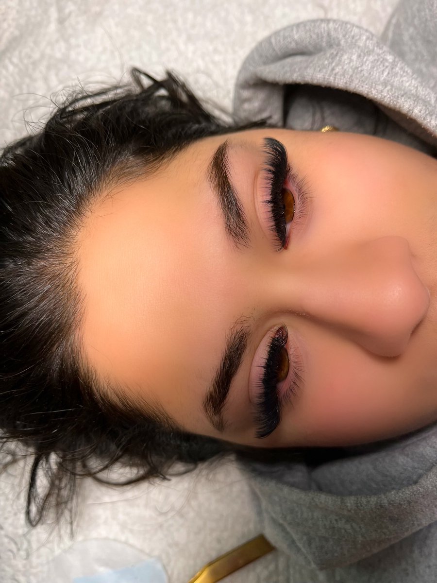 sandragl0's tweet photo. Hi Twitter! I’m a lash tech/lash educator located in the Bolingbrook/Woodridge area. A simple retweet can get me a new client or a student 🫶🏼🥹 check out the rest of my work on instagram @LashBySandra 🥰 https://t.co/tBxnnFziUB