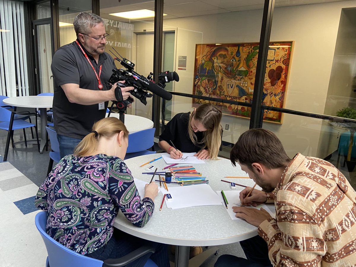 jeffblanchet's tweet photo. J’ai organisé un concours de dessin.
📺 À voir demain au 18h30 @iciquebec feat. @LaventureJess @arochevrier @GPiedboeuf https://t.co/v8NuzKna0e