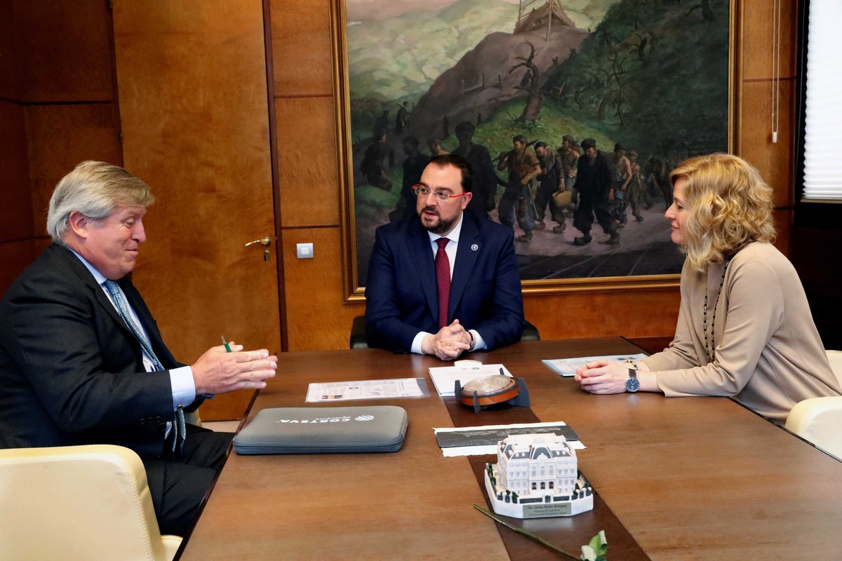 🔵 El presidente de <a href="/gobasturias/">Principado de Asturias</a>, <a href="/AdrianBarbon/">🌹 Adrián Barbón 💙💛</a>, ha recibido esta tarde al presidente para España y Portugal de  <a href="/CortevaES/">Corteva España</a>, Manuel Melgarejo, y a la responsable de la compañía en Asturias, Susana Rebaque.