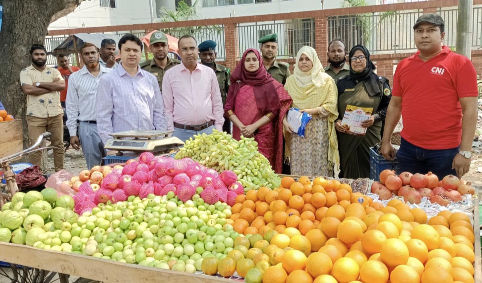 টাঙ্গাইলে বাজার মনিটরিং ও লিফলেট বিতরণ
