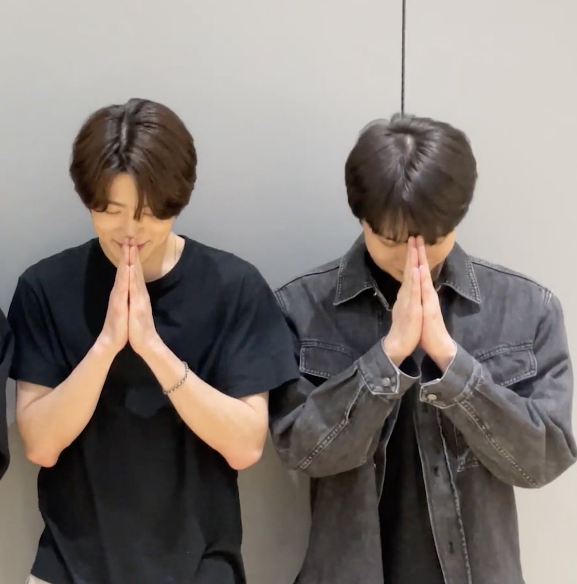 sunkingss2's tweet photo. ลูกชายกับลูกเขยแกน่ารักมากค่ะ ไหว้สวยมาก https://t.co/U9L7iM71Iq