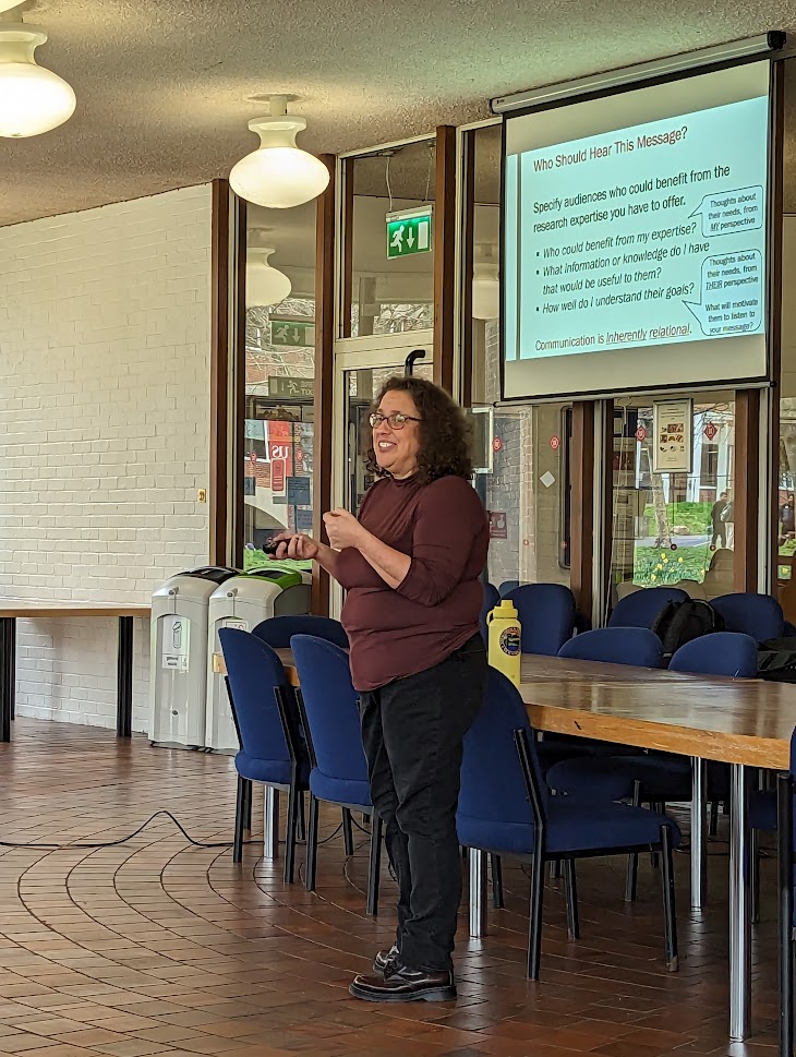 Sussex_Psych's tweet photo. Happening now, visiting Prof @lindatropp's second @LeverhulmeTrust public lecture & workshop, 'Developing a message for public audiences' @SussexUni
#MakingResearchMatter https://t.co/NRQ7PwEkRs