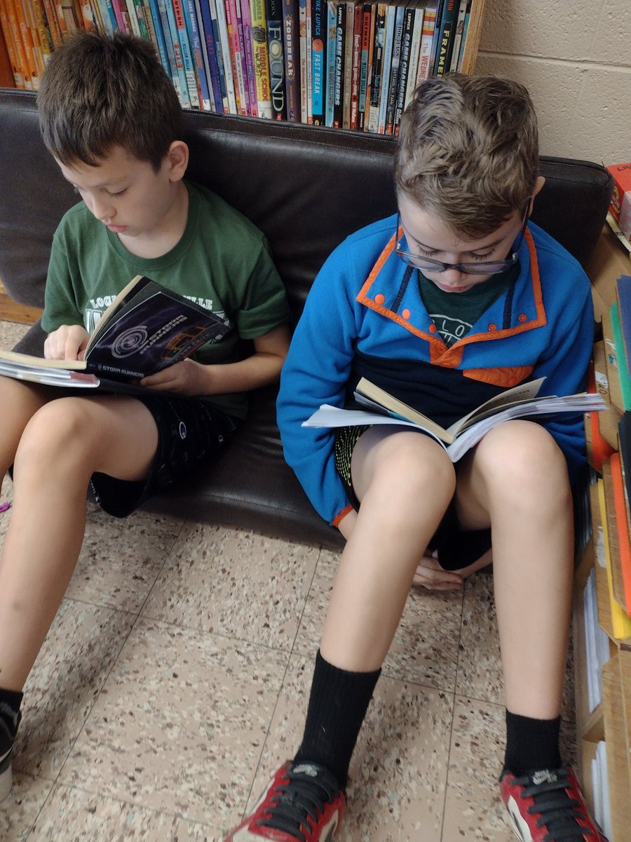 MrsBarker4's tweet photo. Reading is always more fun with friends @LRUEWildcats https://t.co/G3RNwI73En
