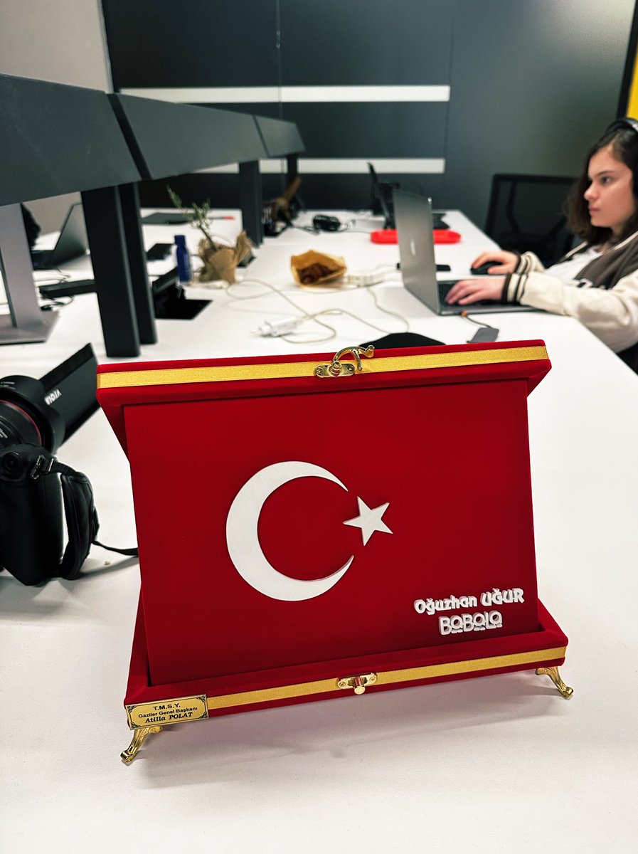 OguzhanUgur's tweet photo. Gazilerimizden geldi 🙏🏻🇹🇷 https://t.co/8lqo3b7tlH