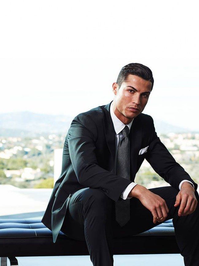 la cajera: son 33,7€

yo: dóblalo y dáselo a la siguiente persona