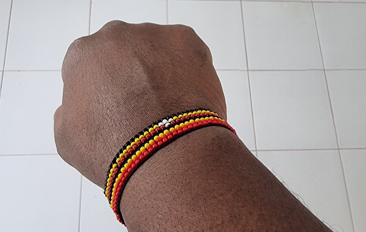 shinewittwinkle's tweet photo. Uganda finally gets an identifying bracelet with the National Flag Colours 🇺🇬, this CULTURE and sense of PATRIOTISM is being promoted by @mkainerugaba. The most commons that have been wore donned Kenyan flag 🇰🇪and Rasta Colours 🇲🇱.
#SmallThingsThatMatter https://t.co/iD7Rt19nT5