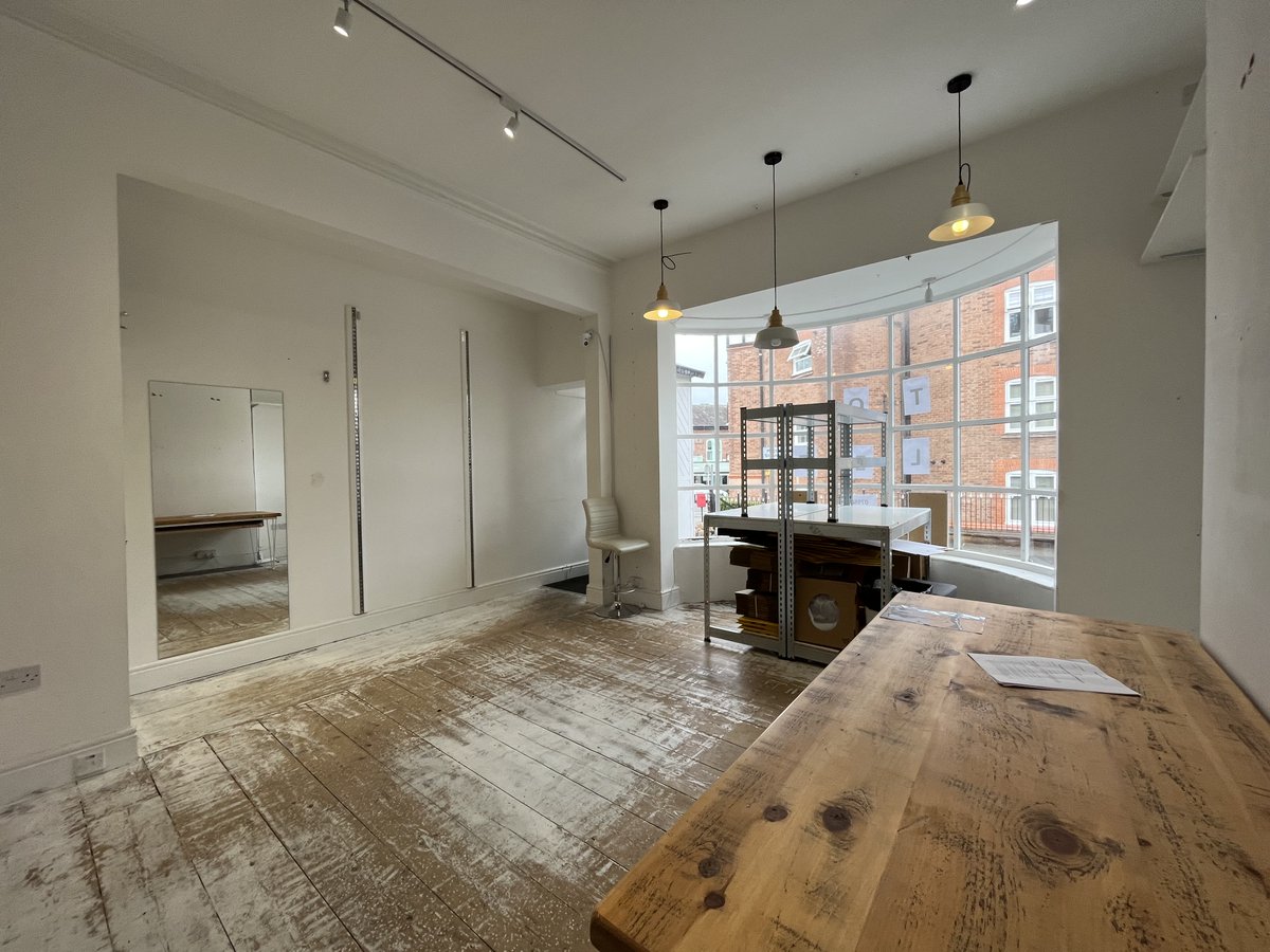 willsillprop's tweet image. To Let - 79a London Road, Alderley Edge. Ground floor retail unit in the centre of Alderley Edge - 292 sq ft. For further details visit bit.ly/3JGDaJK or call 01625 800066 #retail #shoptorent #commercialpropertyforlease