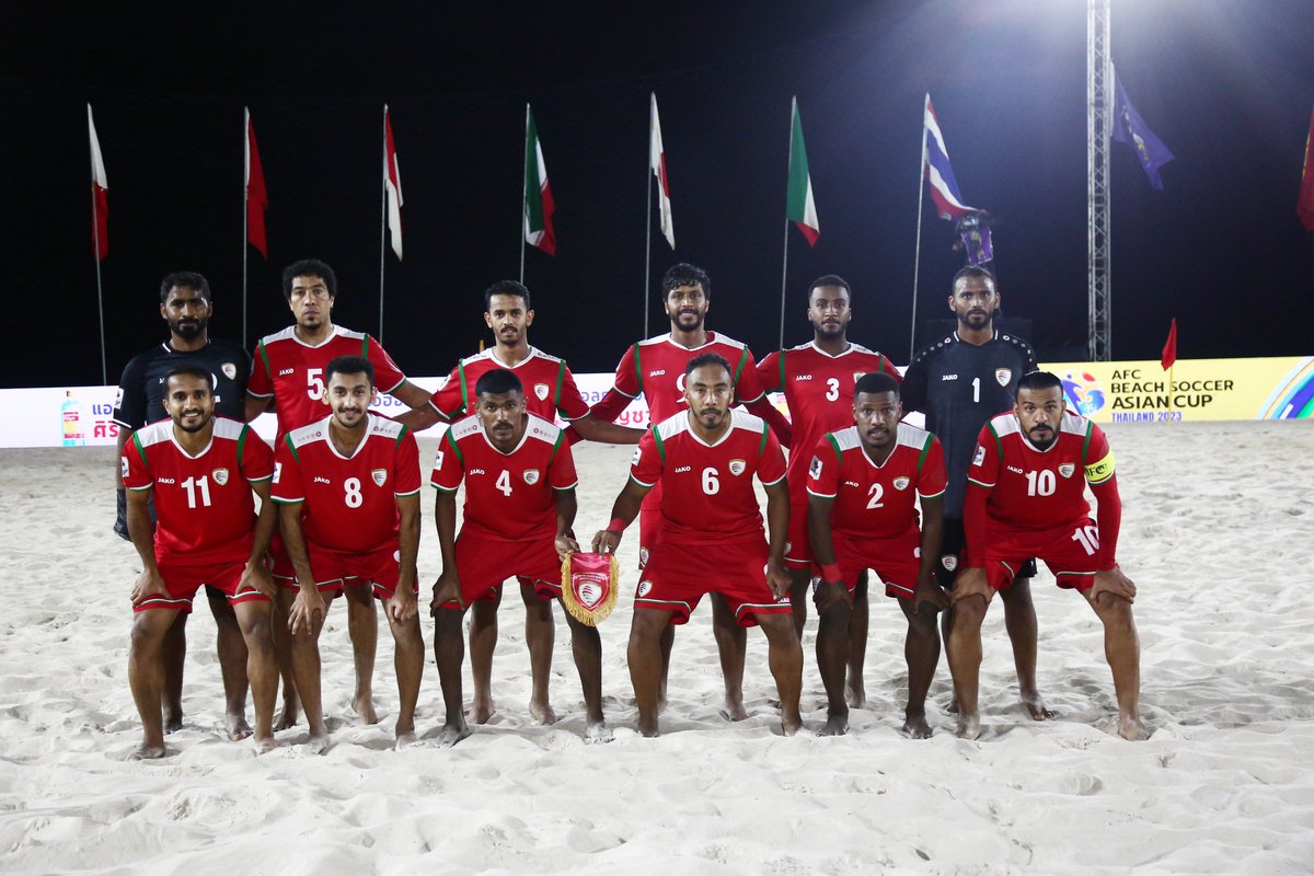 أحمر الشواطئ يصعق التنين الصيني 0/11 ويتأهل إلى نصف نهائي كأس آسيا وإلى مونديال العالم في الإمارات🤩😍
#توووفه | #ACBeachSoccer