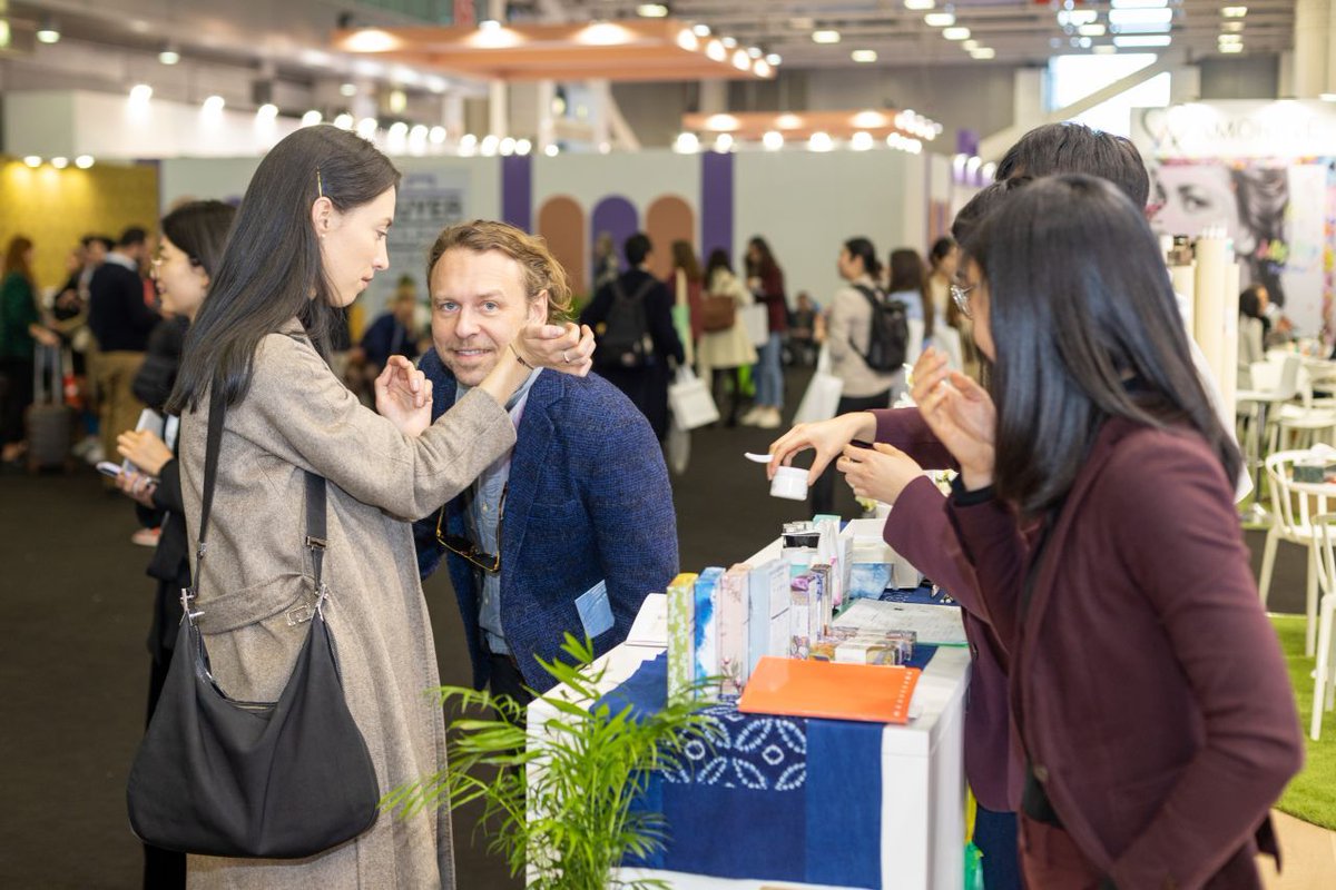 AgencySamba's tweet photo. Photo shooting à Bologne pour CAIZHIJI lors de l’événement international COSMOPROF WORLDWIDE BOLOGNA!
#cosmoprof #cosmoprof2023 #caizhiji #bologna https://t.co/Rykkz6gpr1