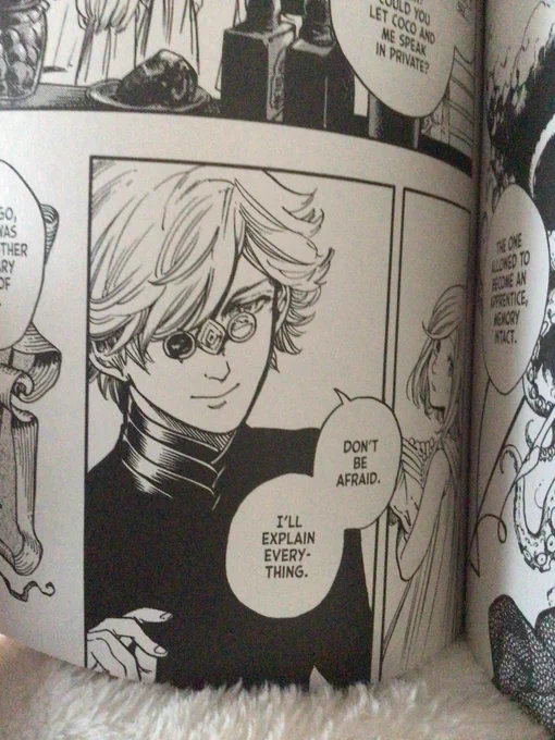 Roommate gave me the first volume of witch hat to read. He looks like a dnd character this is already amazing 