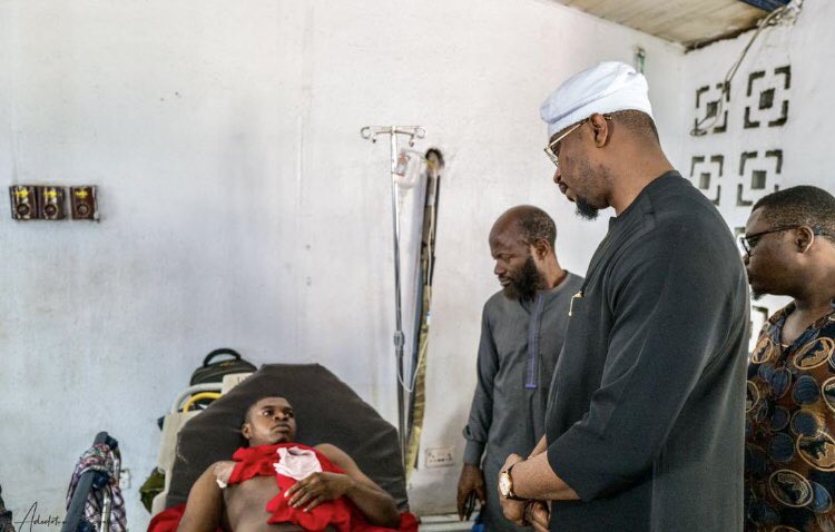 firstladyship's tweet photo. 11. I watched Gbadebo Rhodes-Vivour’s World Presser, &amp; he almost shed tears. He narrated all the brutal chaotic &amp; insane slaughter that Tinubu, Sanwo-Olu &amp; MC Oluomo’s thugs unleashed on innocent Lagosians. GRV is strong, I give him that! But he needs our prayers for strength. ❤️ https://t.co/mfypCiweY9