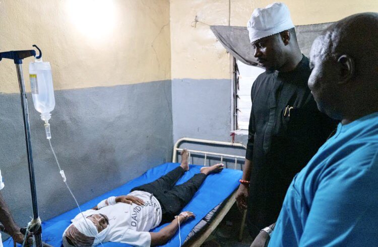 firstladyship's tweet photo. 11. I watched Gbadebo Rhodes-Vivour’s World Presser, &amp; he almost shed tears. He narrated all the brutal chaotic &amp; insane slaughter that Tinubu, Sanwo-Olu &amp; MC Oluomo’s thugs unleashed on innocent Lagosians. GRV is strong, I give him that! But he needs our prayers for strength. ❤️ https://t.co/mfypCiweY9