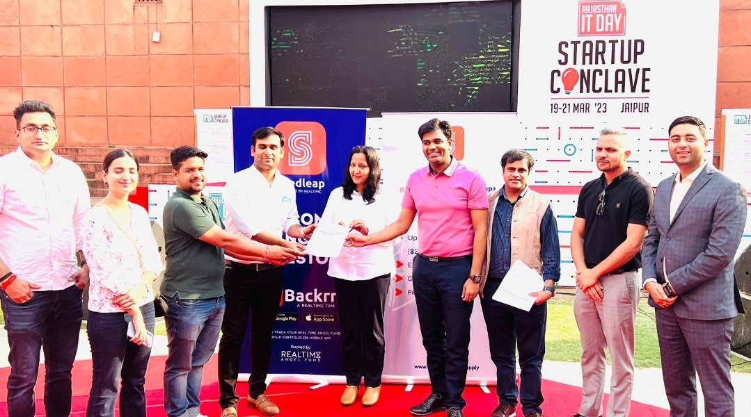 Rakeshgoaid's tweet photo. RT @Goaidofficial: @istartrajasthan @letsventurein &amp; #ReqlTimeangelfund @maharajasharma Thanks for supporting us. https://t.co/ESD2YdUAIs