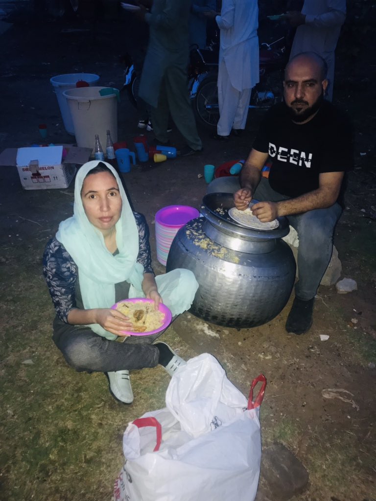 fatimasadozai's tweet photo. Bismillah ✨
Ramzan Dastarkhawan started in G-10/1.
Per Person Cost: Rs.250/-
#EHands #ActForHumanity #RamzanBlessing https://t.co/3aHppuz57k