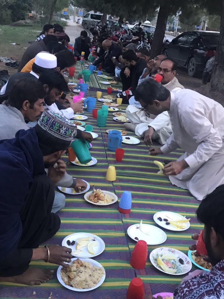 fatimasadozai's tweet photo. Bismillah ✨
Ramzan Dastarkhawan started in G-10/1.
Per Person Cost: Rs.250/-
#EHands #ActForHumanity #RamzanBlessing https://t.co/3aHppuz57k