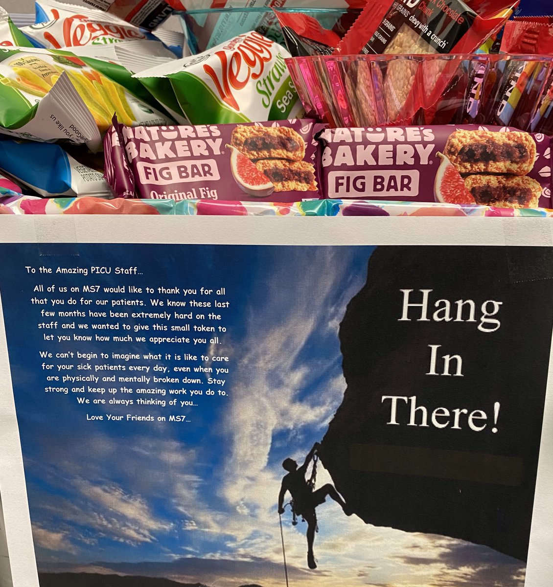 ThatNerdyRN's tweet photo. One of the floors sent us a huge cart with snacks and drinks on it today and omg my heart 🥹 https://t.co/NhqZl4XqdE