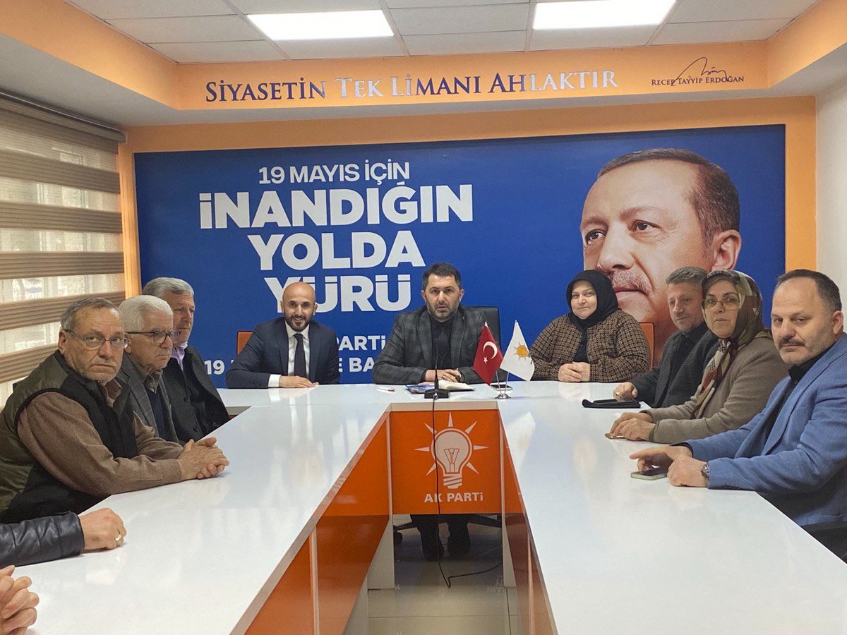 Samsun 19 Mayıs Ak Parti İlçe Başkanı Fatih Seven ve Teşkilat Mensupları ile biraraya gelerek hasbihalde bulunduk. 

İlçe başkanımıza ve tüm teşkilatımıza misafirperverlikleri için teşekkürlerimi sunarım.