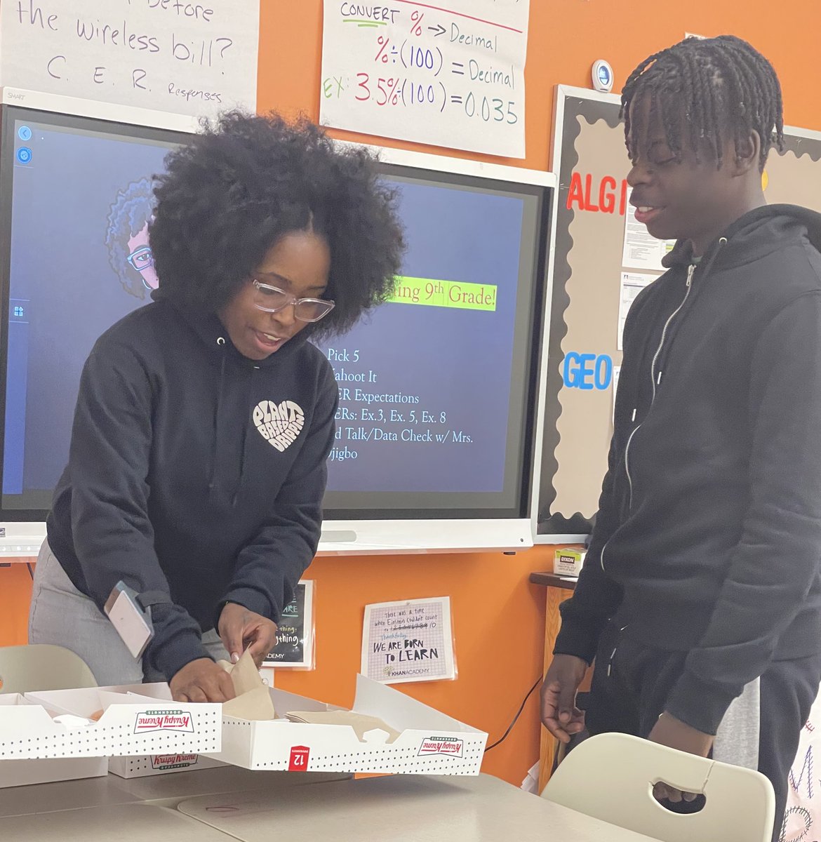 Itsmorethanmath's tweet image. Thanks to the students who came to class early &amp;amp; on time today!

We enjoyed delicious donuts to celebrate our study of CIRCLES ⭕️ &amp;amp; STUDIOUS attendance 🏁🏁🏁

#itsmorethanmath