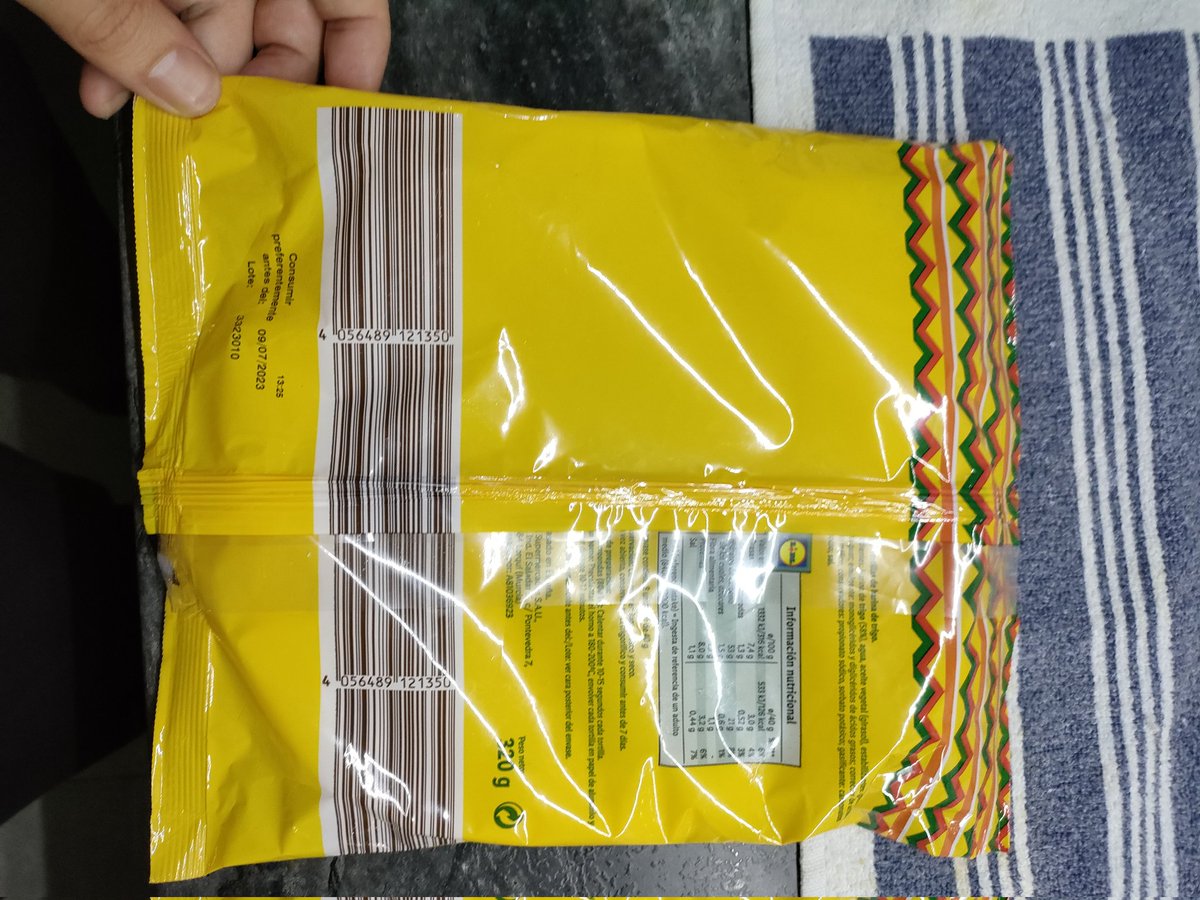 damivk's tweet photo. Hola @lidlespana, compramos hace una semana como mucho estas fajitas, las abrimos ayer, y, sorpresa,Atravesadas por más moho que vuestro queso roquefort... todas las tortitas, no quedó ni una y encima sin estar abiertas ni en ningún lugar húmedo...
@HBOMaxES
Podría ser cordyceps? https://t.co/IZPjT03R2S