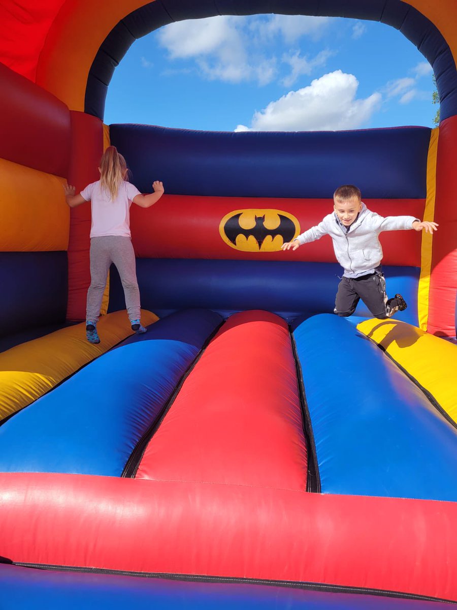 Grade_A_Sports's tweet photo. A quick Thursday Throwback to all the fun we had last summer! Don’t forget, There is still time to join our next #HAF adventure over Easter! ✅👇⚽️🥏🏈🎾🏀🎭💃https://t.co/xiQ53dR2Bl https://t.co/OMPiEAriZn