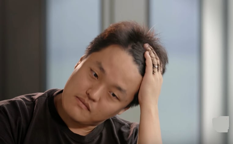 cryptorsyio's tweet image. 😱 Do Kwon was detained at a Montenegrin airport with false documents, according to Interior Minister @filip_adzic. 

#DoKwon #Montenegro #FalseDocuments