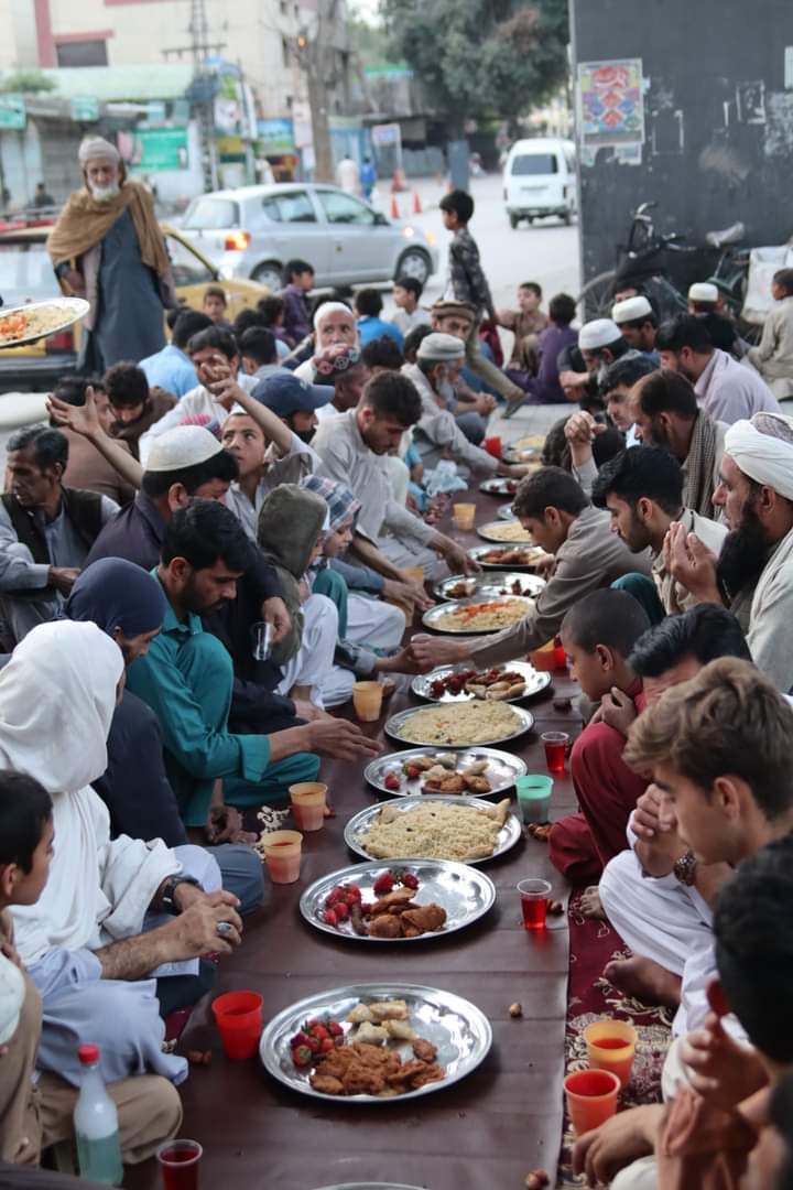 fixitpak's tweet photo. فکس اٹ پشاور پہلے افطار دسترخوان کی جھلکیاں۔ 
Some Glimps From Fixit First Iftar Dastarkhuwan 2023.
#Fixit
#FixitPeshawar 
#رمضان_المبارك https://t.co/4nq7Pebt4K