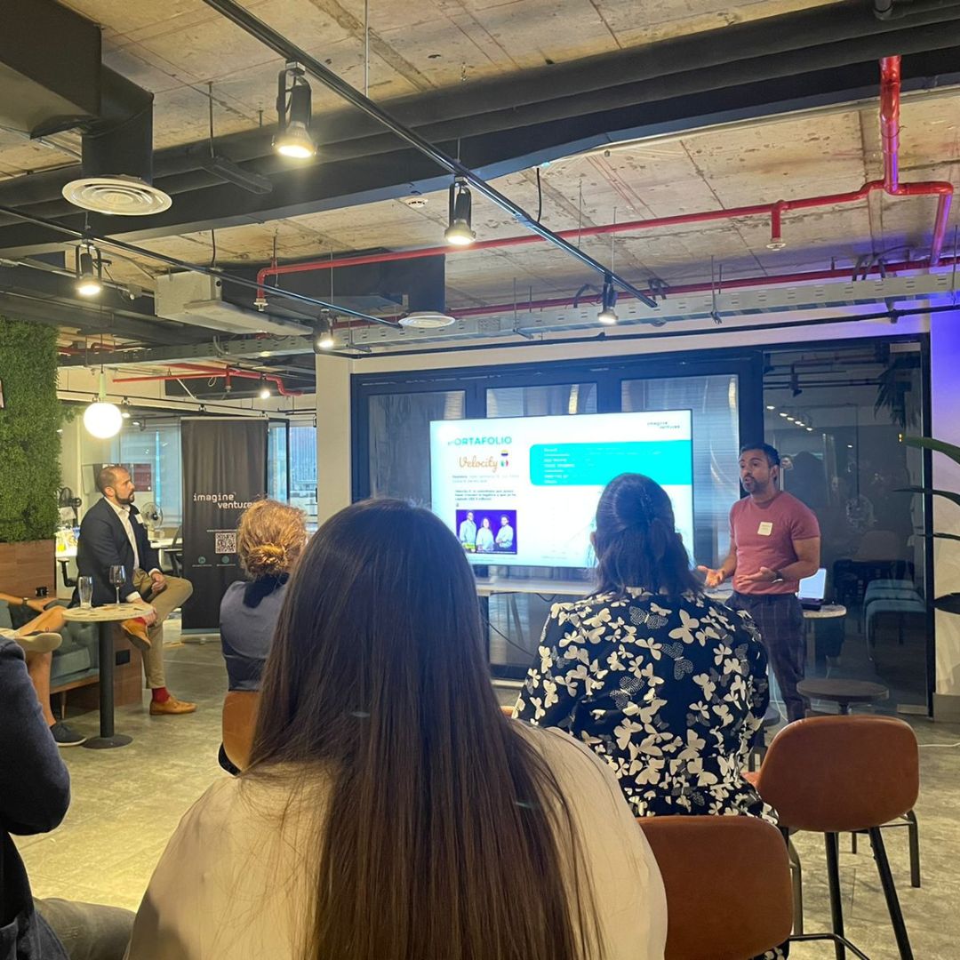 imaginefund's tweet photo. Ayer celebramos un nuevo LP Meeting de Imagine Ventures en la casa de nuestros amigos de @cleveritgroup.

Te invitamos a llenar el formulario de “Imagine Ventures” para evaluar tu startup acá: https://t.co/39HqYwAL6z 

#Imagine #ImagineVentures #Emprendimientos #Startup https://t.co/NhWu3vAb20