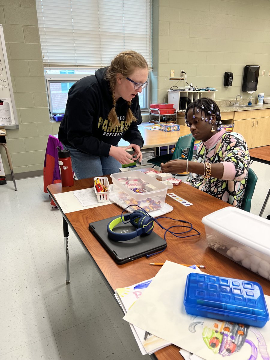raypecschools's tweet photo. Did you know that 90 Ray-Pec High School juniors and seniors serve as tutors throughout the District? As part of the A+ program, the tutors work with students of all ages - from PreK through high school. #raypec #forwardandbetter https://t.co/NNiczN1N5N
