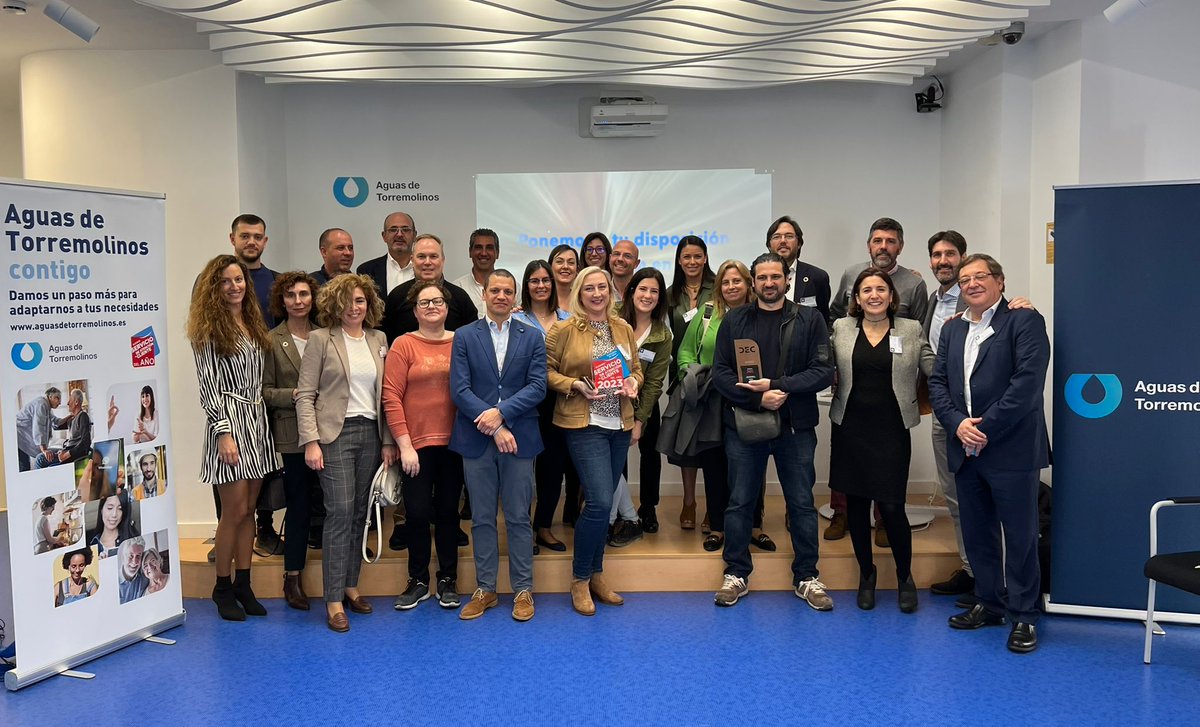 InfoHidralia's tweet photo. 💙 Hoy, en #Torremolinos, el equipo de #AtenciónalCliente de la #CostadelSol ha impulsado una jornada de formación para avanzar en el programa #HidraliaContigo
🤗 El objetivo es agilizar las gestiones y poner a las personas en el centro https://t.co/OMgO5Lluc6