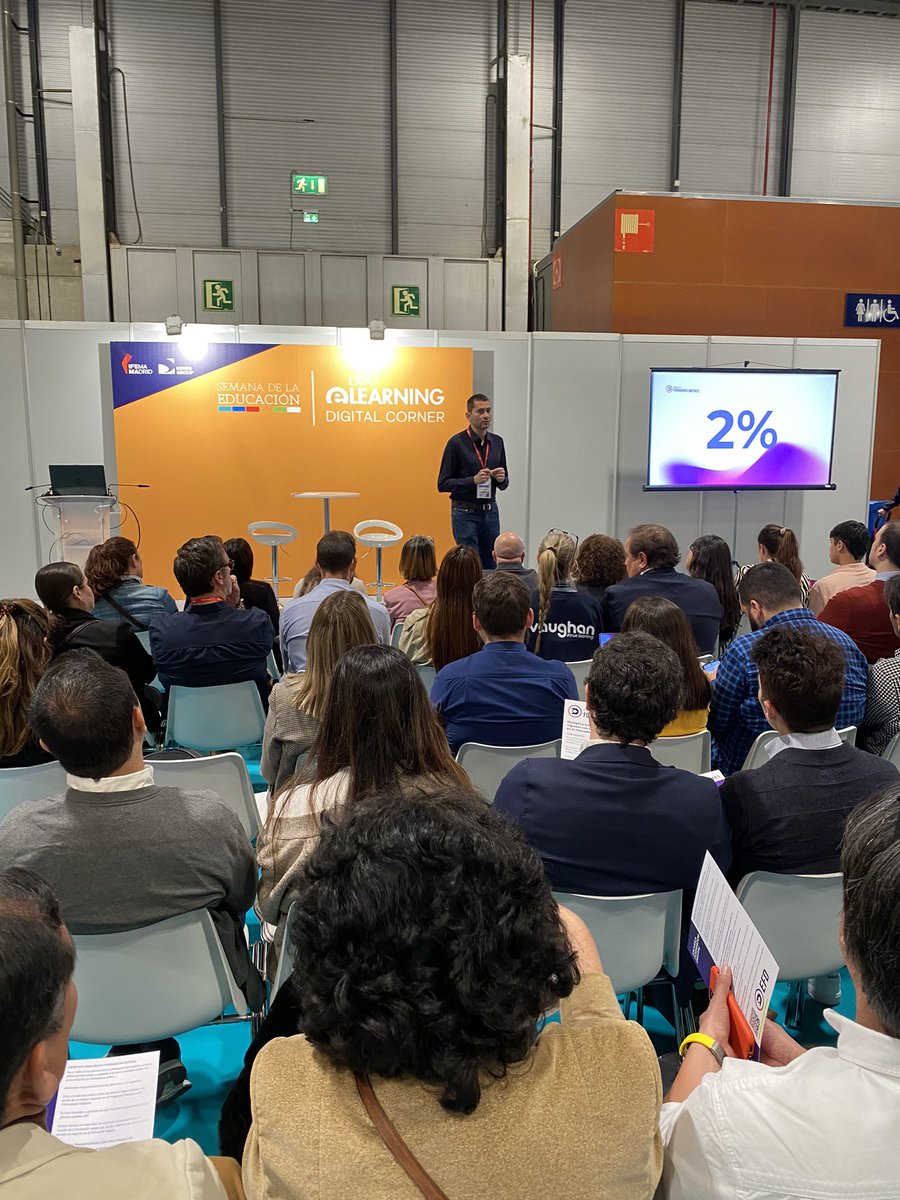 jsoleme's tweet photo. Lleno absoluto en mi conferencia en @expoelearning sobre venta de formaciones online. Muy contento y agradecido @Kenes_Group y @AEFOL por todas las facilidades! #EXPOELEARNING23 https://t.co/bfBIL1mOTA