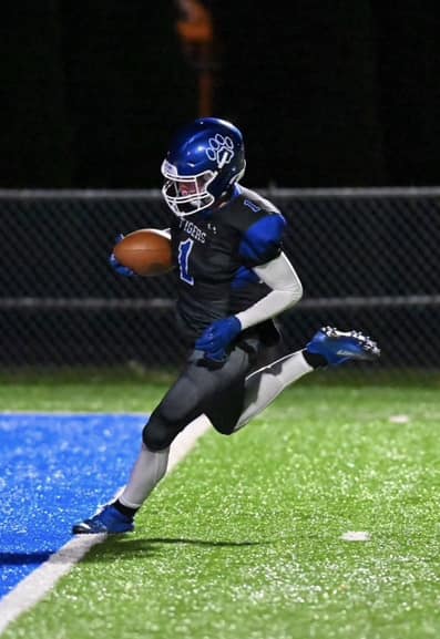 Sweet 16 March Madness Uniform Tournament! #wvprepfb 

Retweet = North Marion 
Like = Princeton