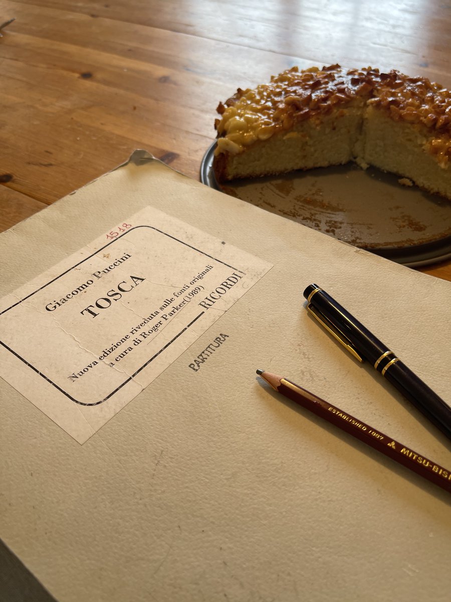 So, as I prepare for Monday @KungligaOperan, Noemi made the perfect fika. #toscakaka #tosca