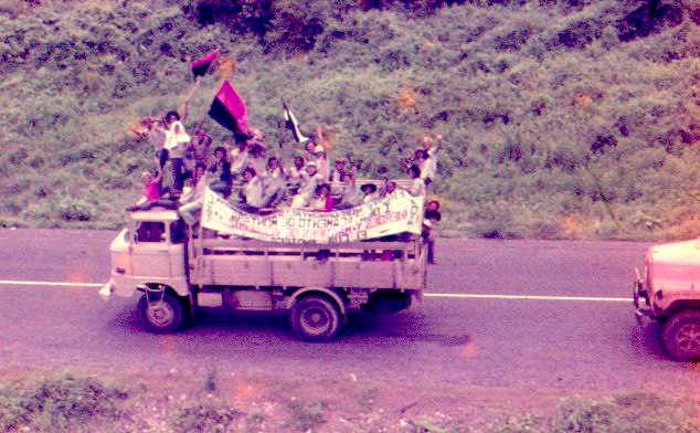 molotovdigital_'s tweet photo. #Nicaragua || #FSLNPuñoEnAlto43 || #RedFSLN 

43 años de aquella gesta heroica que cumplió uno de los sueños de Carlos Fonseca " Y también enseñarles a leer" 
Hoy continuamos haciendo mas victorias educativas, cumpliéndole al pueblo dándoles educación de calidad. https://t.co/Plq8LcyoxM