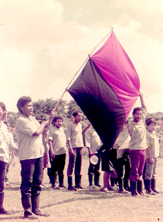 molotovdigital_'s tweet photo. #Nicaragua || #FSLNPuñoEnAlto43 || #RedFSLN 

43 años de aquella gesta heroica que cumplió uno de los sueños de Carlos Fonseca " Y también enseñarles a leer" 
Hoy continuamos haciendo mas victorias educativas, cumpliéndole al pueblo dándoles educación de calidad. https://t.co/Plq8LcyoxM