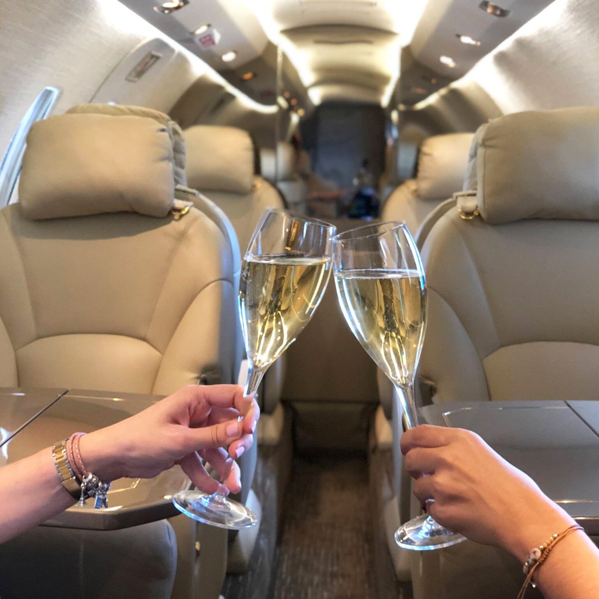 Helidosa's tweet photo. Sit back, relax, and let us take care of the rest ✨

#PrivateJet #PrivateHelicopter #Helidosa #HelidosaAvitionGroup #luxury #comfort https://t.co/5yry430jps