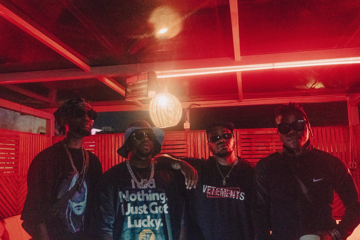 new TOAK music at midnight w/ <a href="/MAJORLEAGUEDJZ/">MAJOR LEAGUE DJZ</a> <a href="/DJ_TUNEZ/">DJ TUNEZ</a> <a href="/sikiboi/">IYALLAMAN</a> 🇳🇬🇿🇦