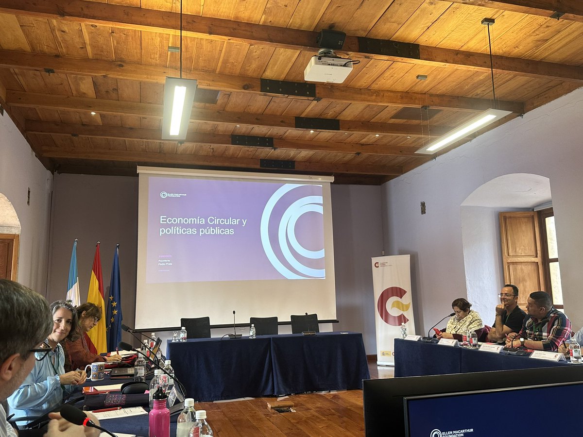 Iniciando el 1er encuentro de co-creación Laborarorio de Innovación en #economiacircular en #Guatemala. 

Gran iniciativa para avanzar en nuestros países en economía circular.