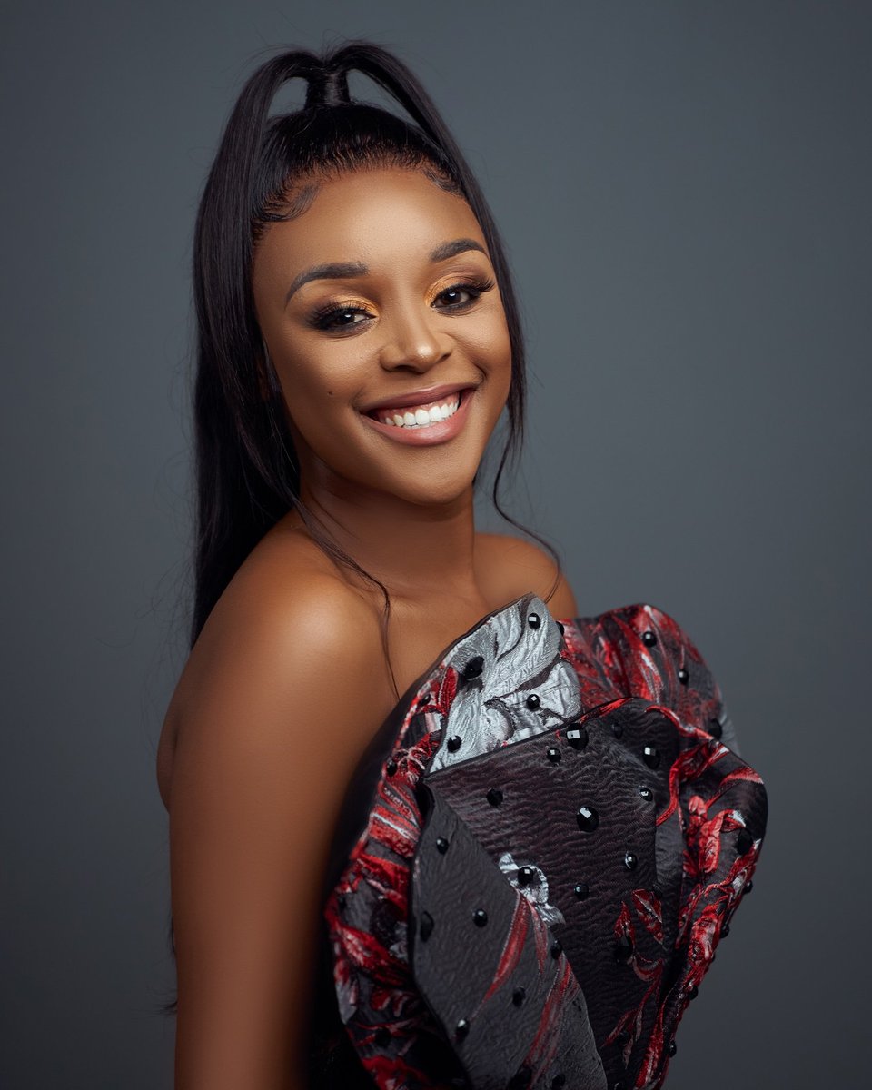 MorongwaSeboth's tweet photo. @MbalenhleMavim 
Xoli thought she's smarter than our very own makoti kanti kuphi laa🤣🚮 I trust Hlomu to protect her family against anything and everyone 🥺❤️..hlomu deserves an Oscar award ngiyaphinda she's the girl she thinks she is... aibooo ngiloku ngybabaza 🥳👏👏 https://t.co/o7RN50vI0o