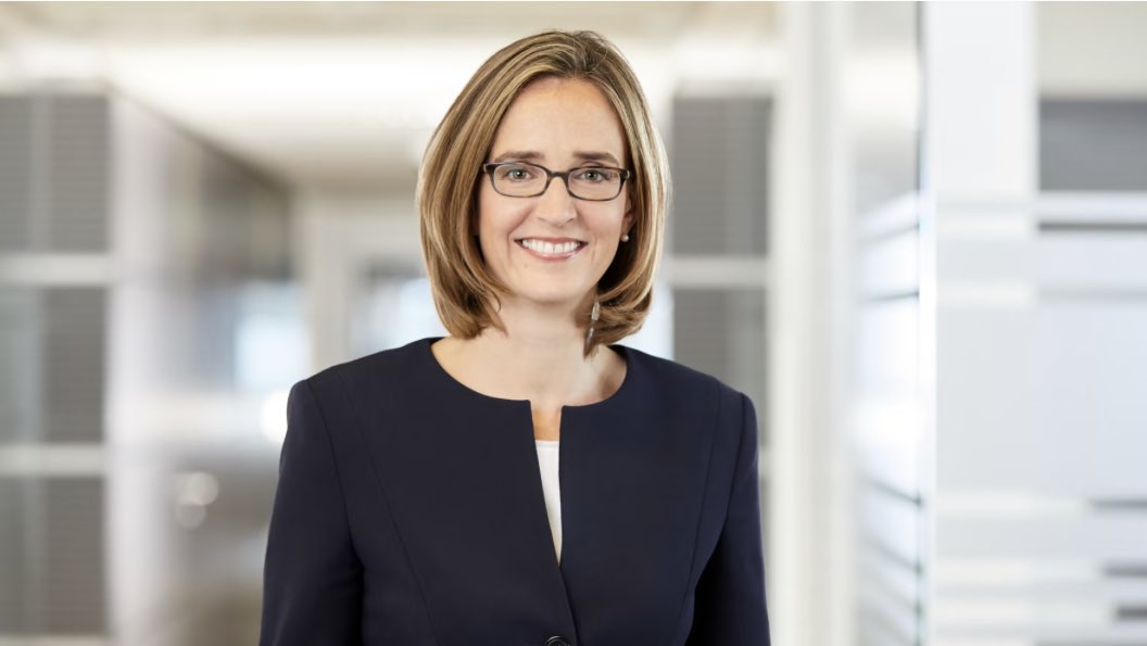 Dorothea von Boxberg, currently CEO of Lufthansa Cargo will become CEO of Brussels Airlines as of 15 April, 2023. More information you can find here: lufthansa-cargo.com/ci/newsroom#/p… @FlyingBrussels